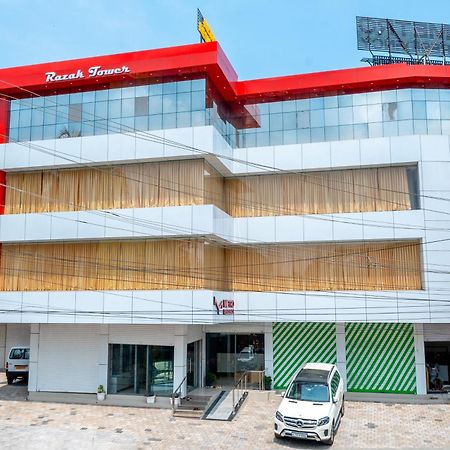 ホテル Metro Residency Tirur エクステリア 写真