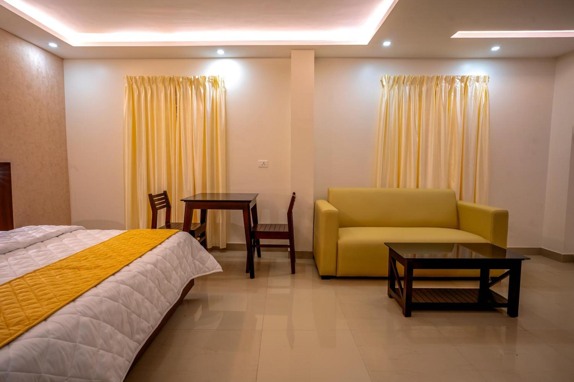 ホテル Metro Residency Tirur エクステリア 写真