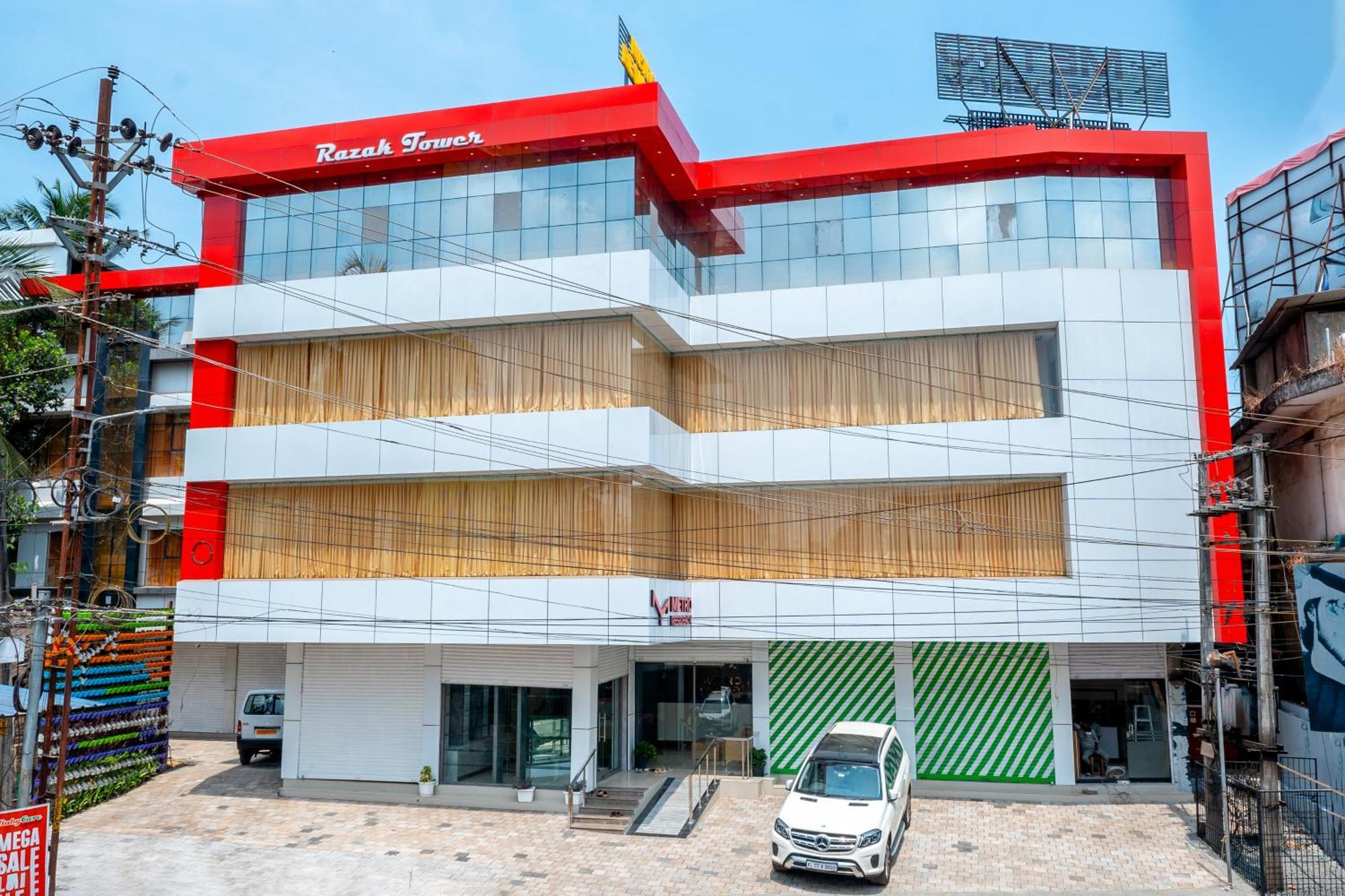 ホテル Metro Residency Tirur エクステリア 写真